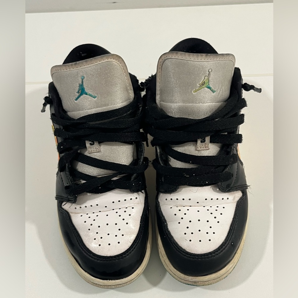 Jordan 1 low, tie dye, size, 5.5Y - Picture 6 of 7